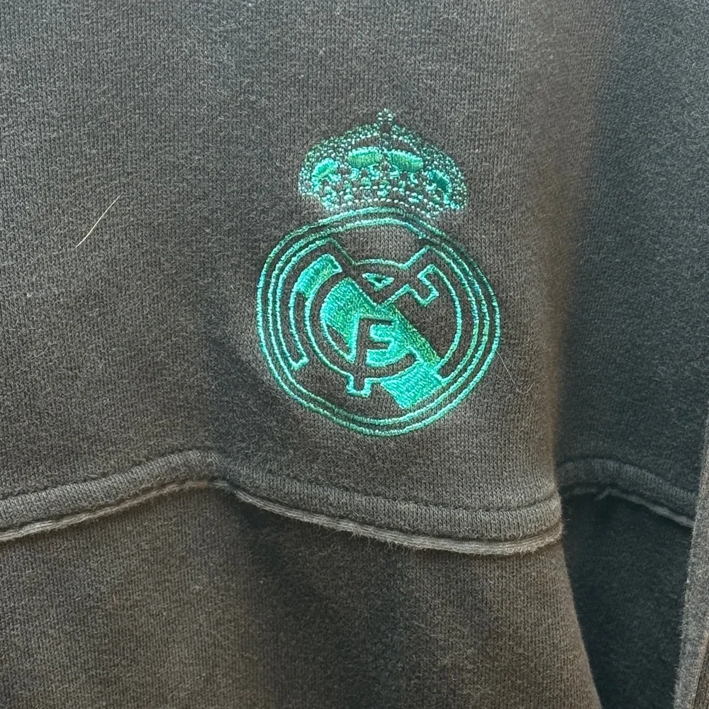 REAL MADRID 2017/2018 BLACK FUTBOL SOCCER TRAINING TOP JERSEY ADIDAS MEN’S XL - Picture 3 of 9